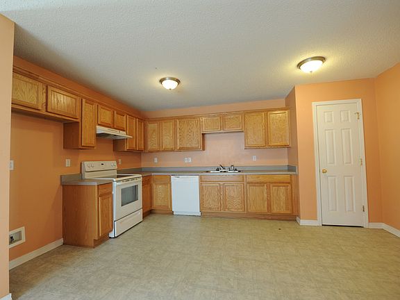 2nd image of 13468 Warren Dr