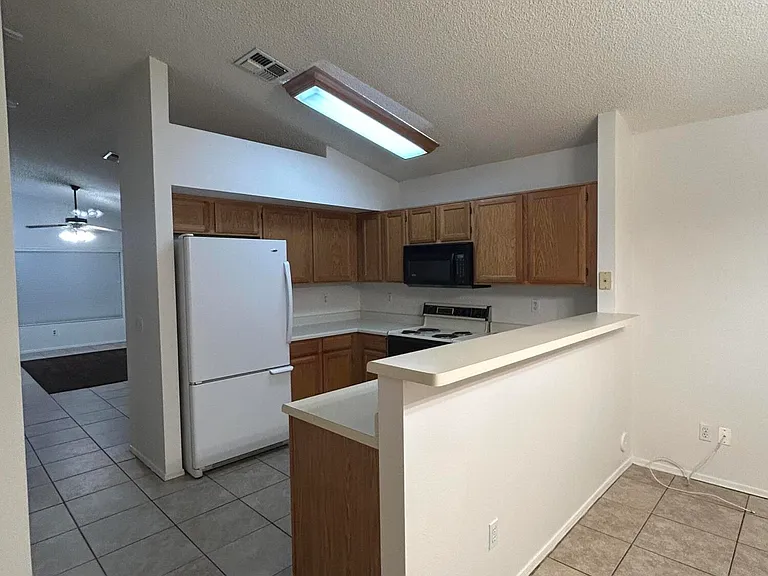 1120 N Val Vista Dr #82 — Photo 6