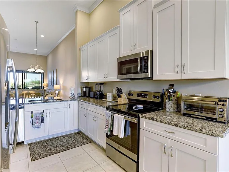 9433 Benvenuto Ct #201 — Photo 4