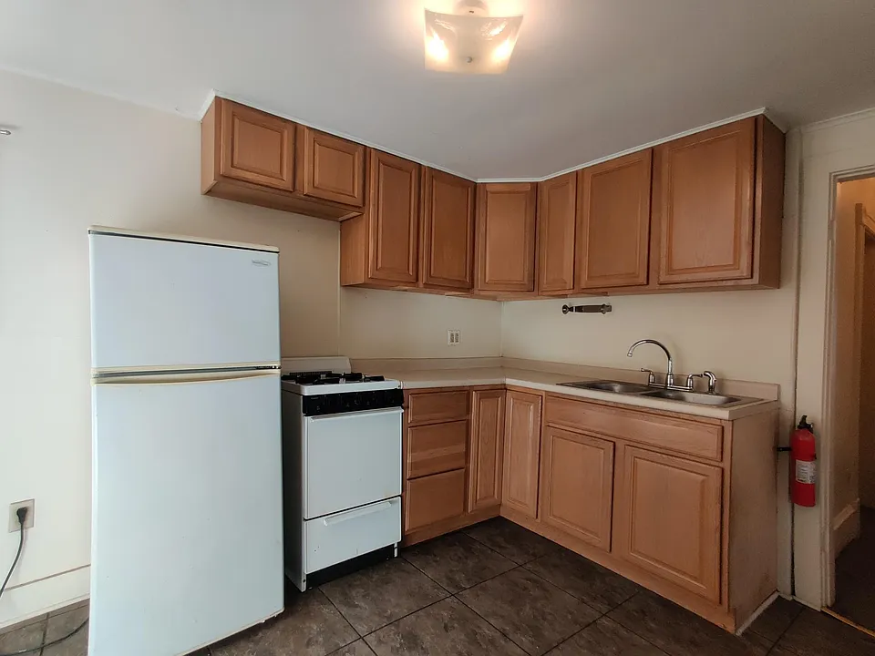 117 Bank St #2