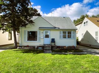 23747 Schroeder Ave, Eastpointe, MI