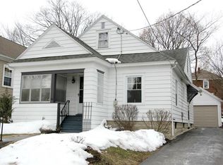 916 Glencove Rd, Syracuse, NY 13206