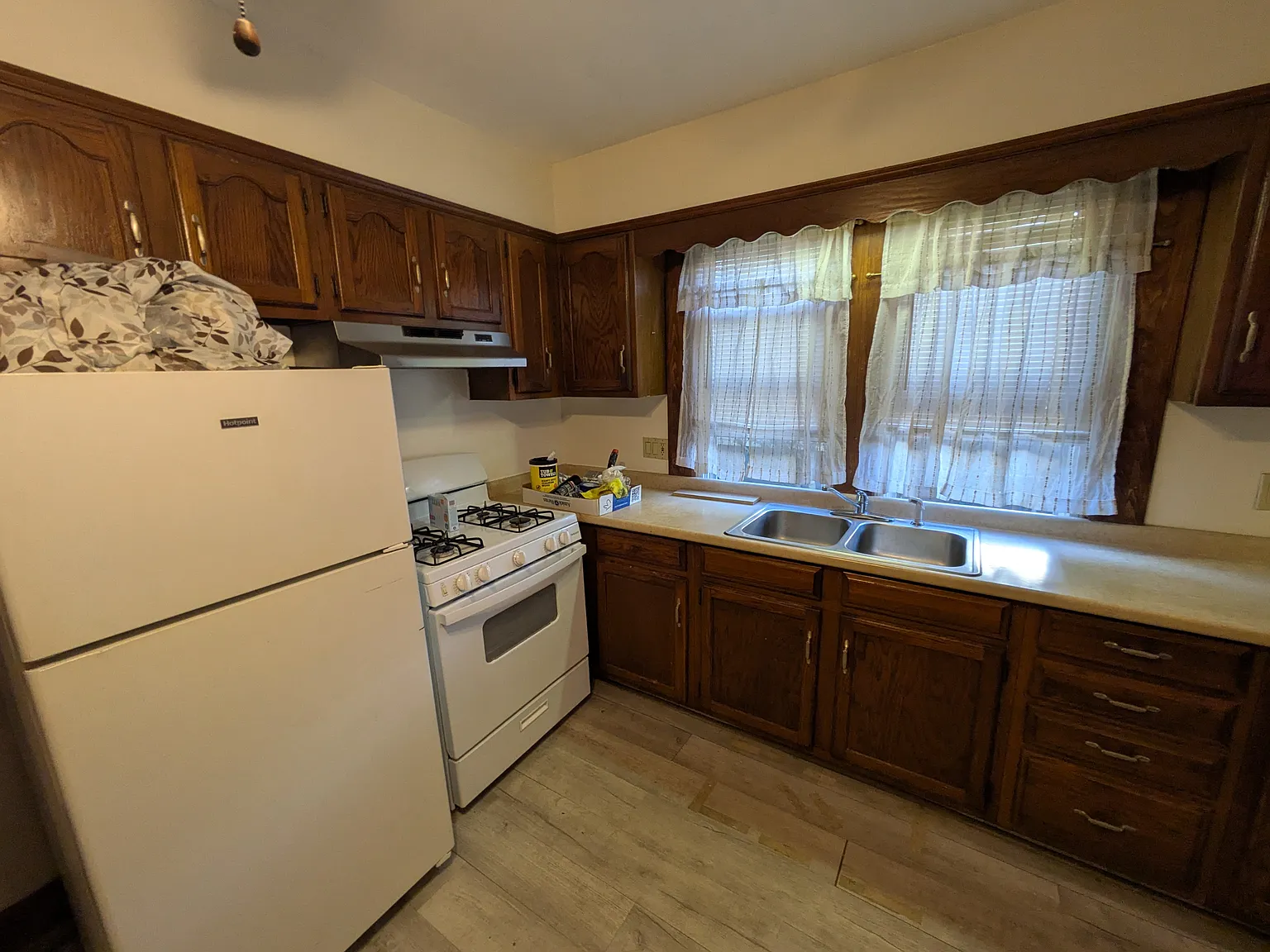 2 bed, 1000 sqft, $1,750 — Photo 2