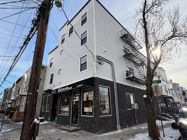 136 Elm St — Photo 1