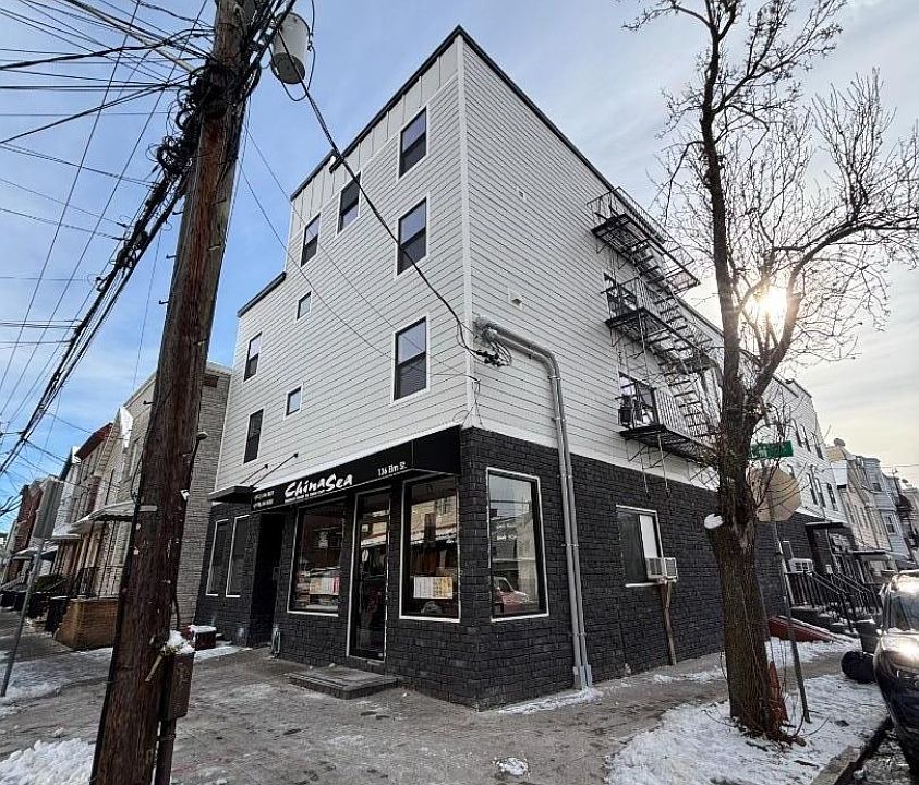 1st image of 136 Elm St