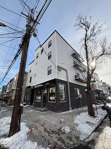 136 Elm St Photo 1
