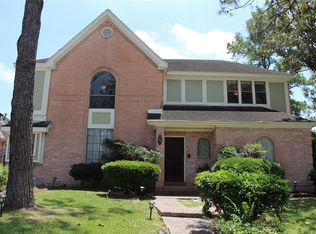 11767 Riverview Dr, Houston, TX 77077