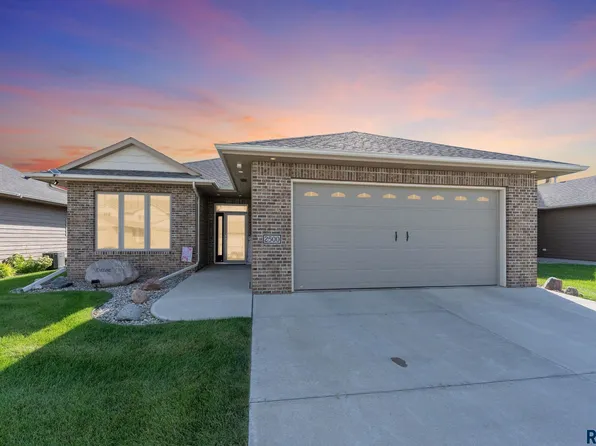 2500 S Kinderhook Ave, Sioux Falls, SD 57106