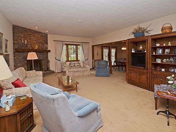 3rd image of 2714 Brantwood Dr