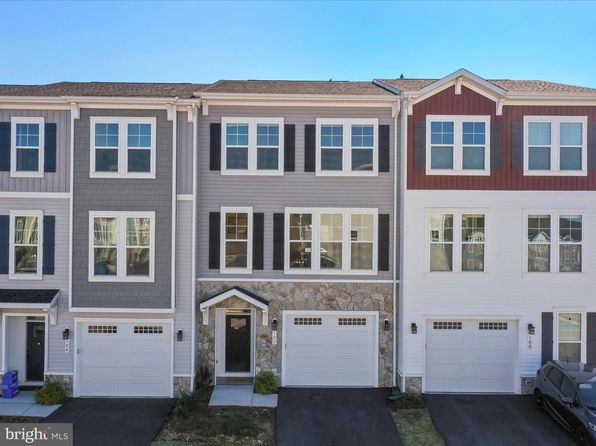 102 Phacelia Way, Lake Frederick, VA 22630