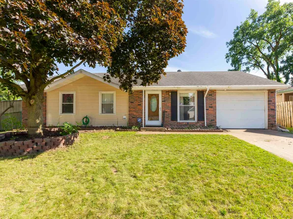 1426 Viking Dr, South Bend, IN 46628