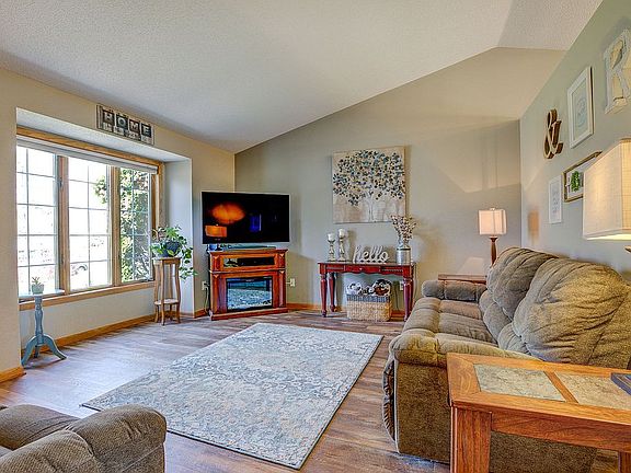 2nd image of 2841 McKinley Dr