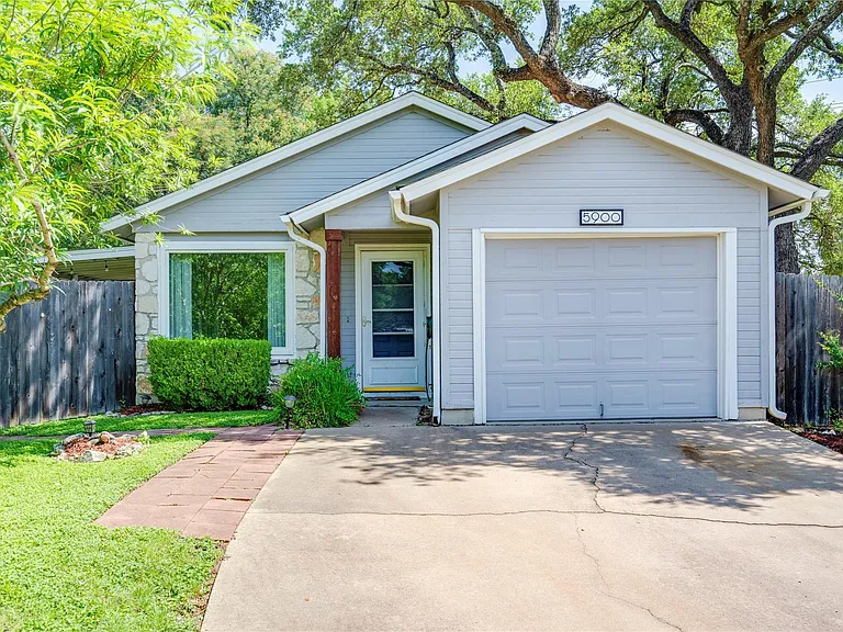 5900 Richard Carlton Blvd — Photo 2