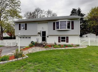 2 Stanley Ave, Barrington, RI 02806