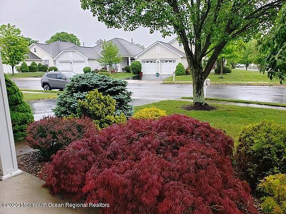 4th image of 1 Summerlawn Dr