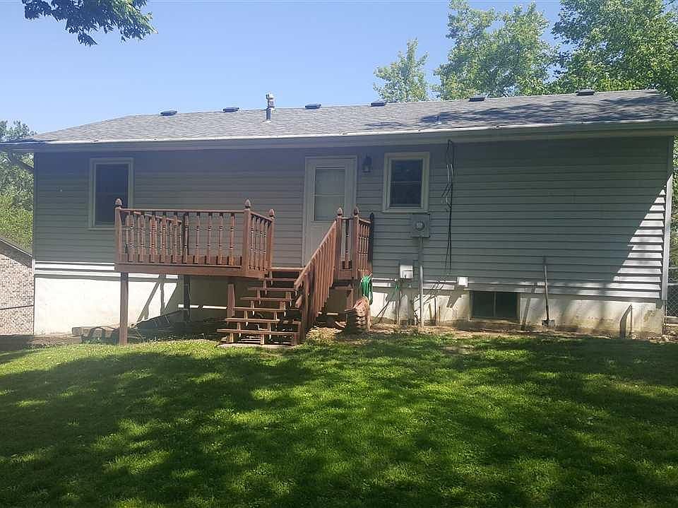2nd image of 107 Hardy St