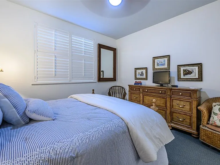 3313 Sunset Key Cir #104 — Photo 42