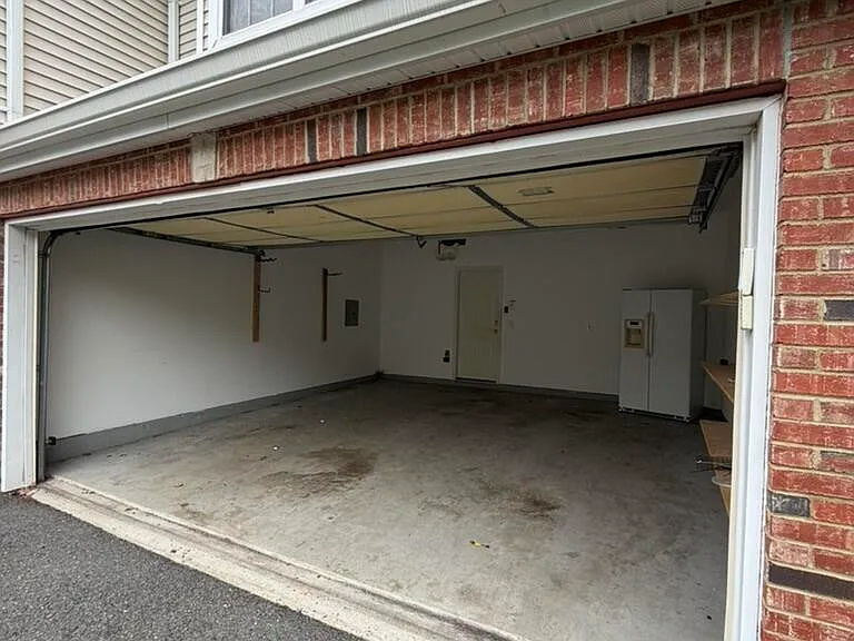 222 Hidden Lake Dr — Photo 3