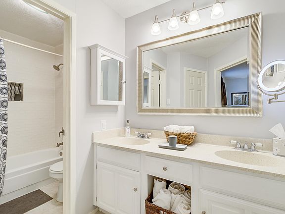 5th image of 2601 S Braeswood Blvd APT 701