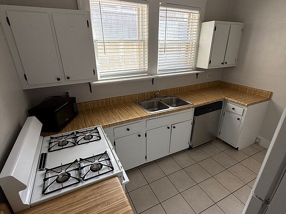 2nd image of 1772 Poplar Ave APT 1