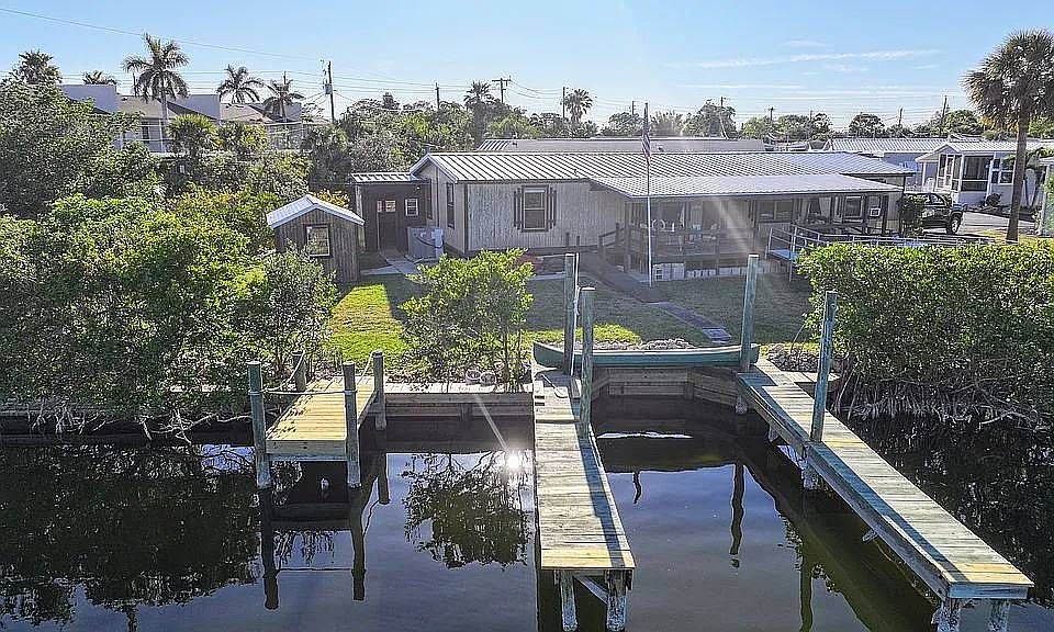 1st image of 300 Waterfront Ave