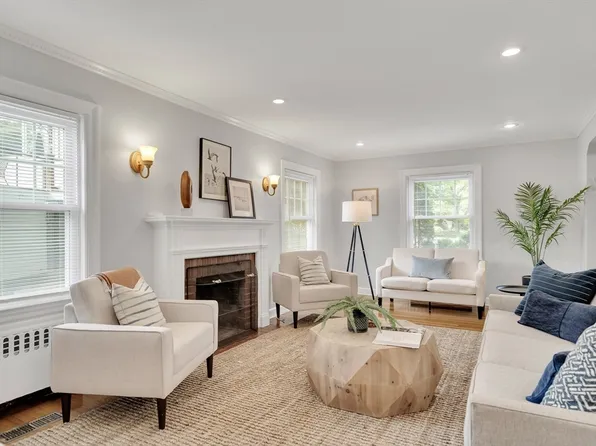 100 Summit Ave, Brookline, MA 02446