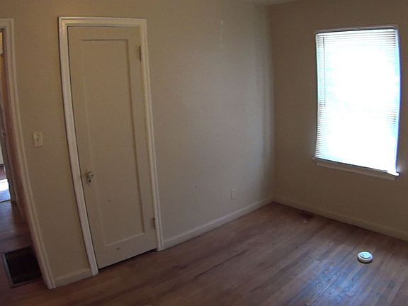 4th image of 323 34th St