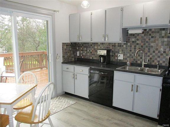 2nd image of 3191 Fields End Dr