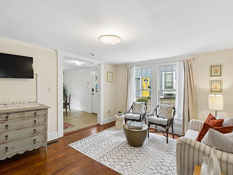 15 Branham St #B — Photo 11