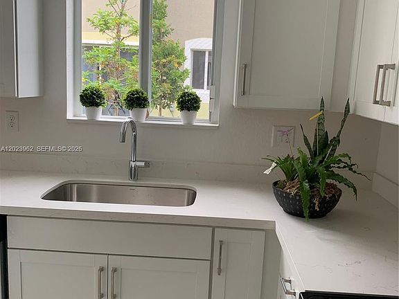 2nd image of 1068 SE 24th Ave