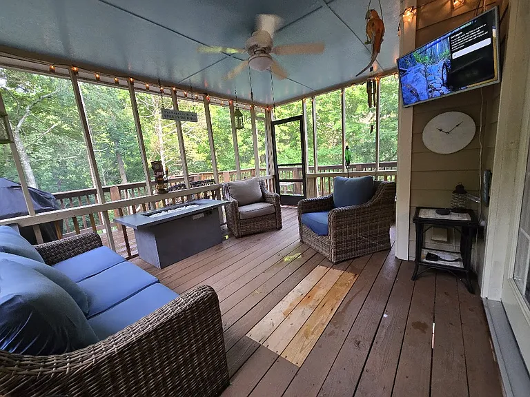 9409 Continental Dr — Photo 11