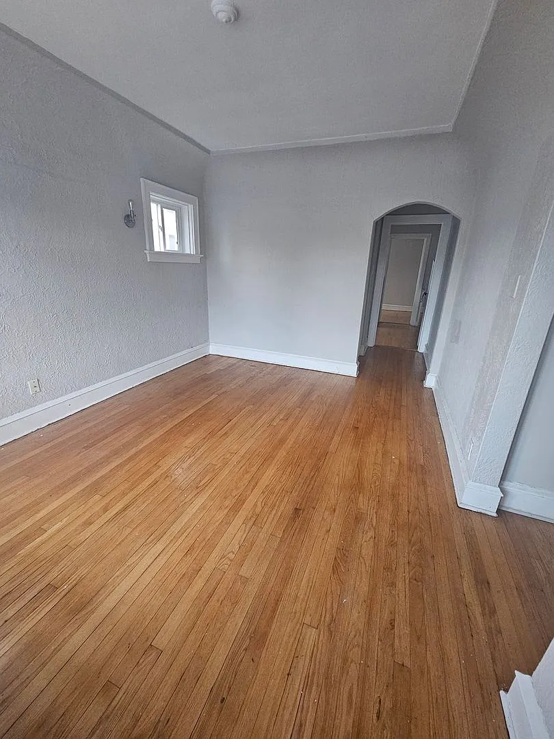 3279 S Kinnickinnic Ave. (6 Unit) — Photo 3