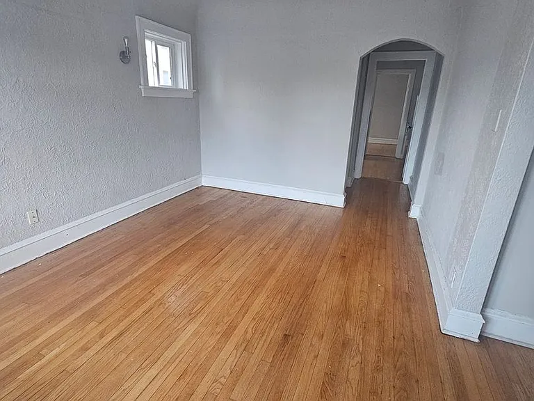 3279 S Kinnickinnic Ave. (6 Unit) — Photo 3
