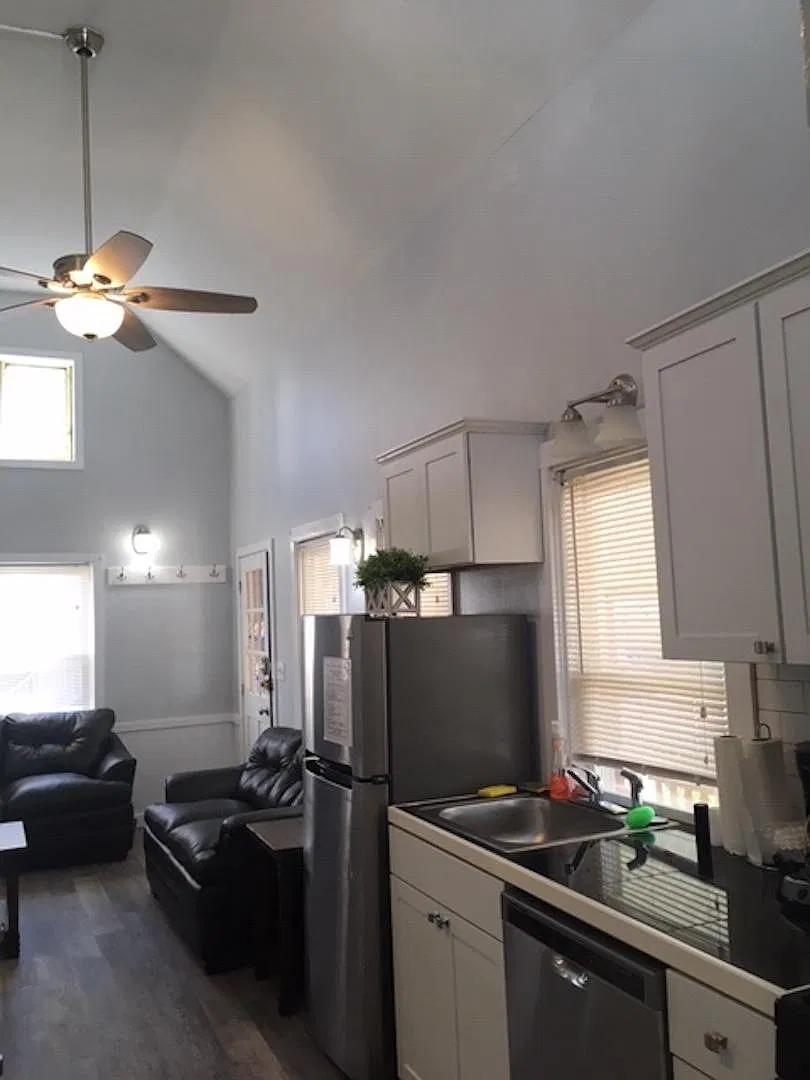3 bed, 1000 sqft, $1,500 — Photo 4