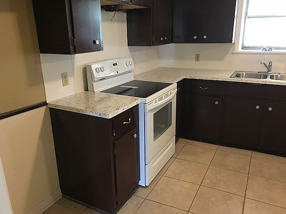 5th image of 1818 Vicki St