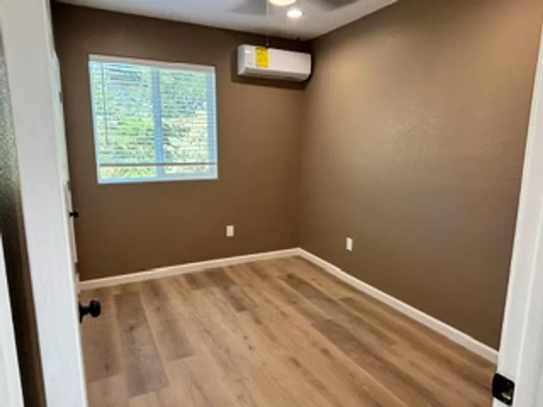 23578 Lakeview Dr — Photo 12