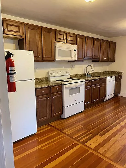 1 bed, 575 sqft, $2,000 — Photo 2