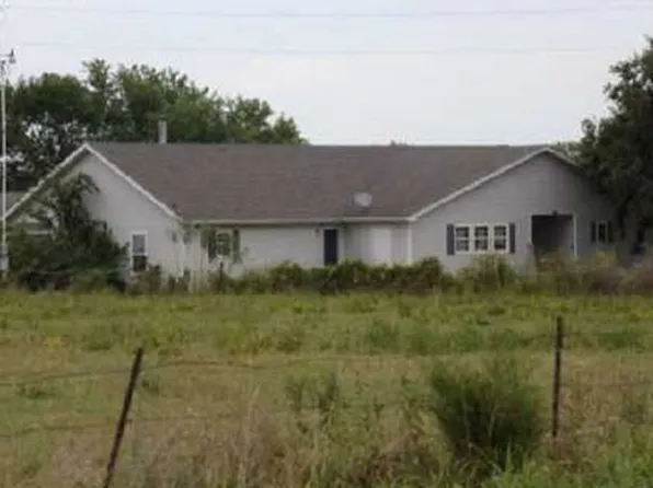 1453 Highway Y, Bolivar, MO 65613