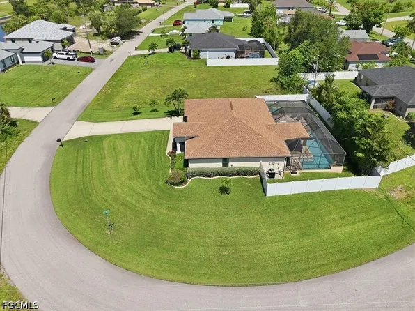 2107 NE 19th Pl, Cape Coral, FL 33909