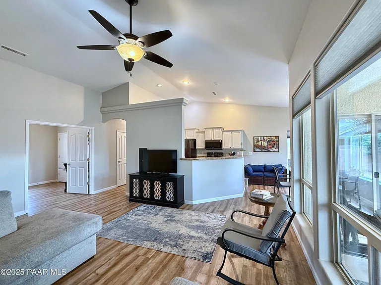 6622 E Farmstead Rd — Photo 9