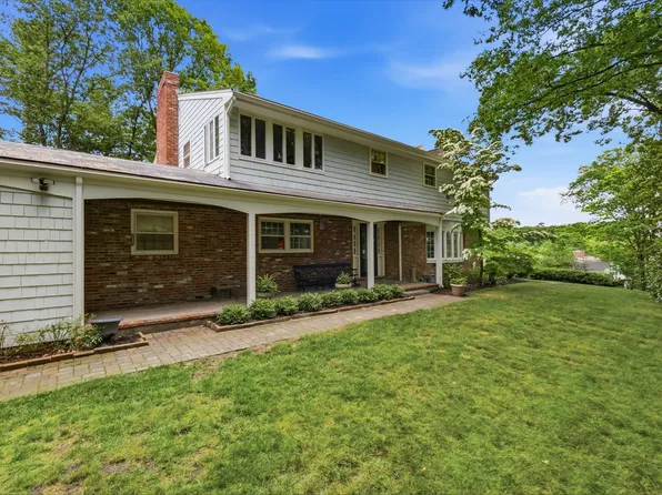 11 Pickman Rd, Beverly, MA 01915