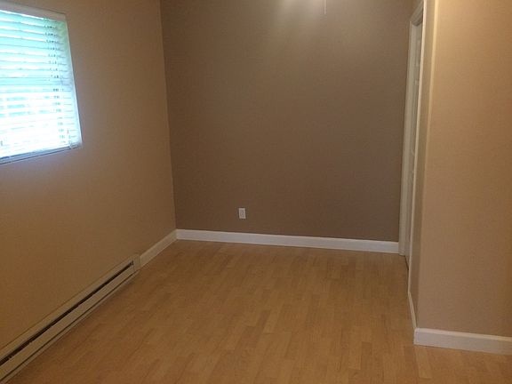 5th image of 508 1/2 S Market St