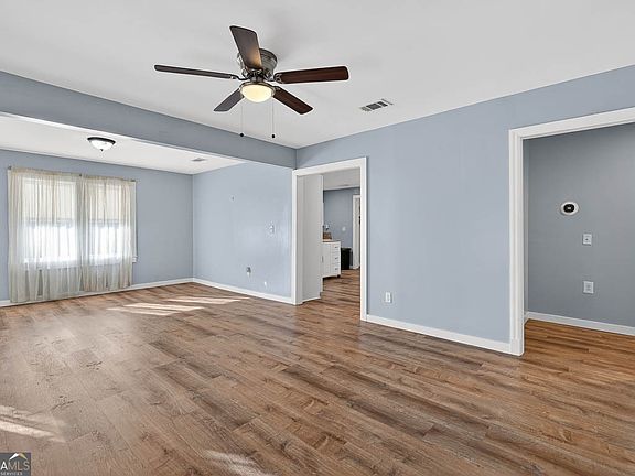 2nd image of 2329 Reynolds St