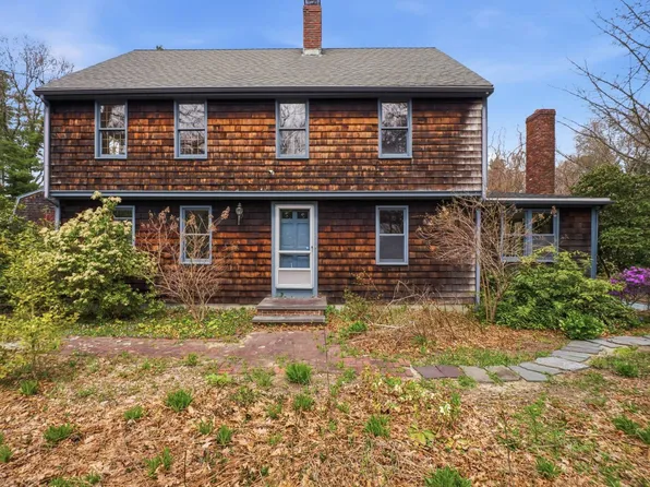 28 Lantern Ln, Hanover, MA 02339