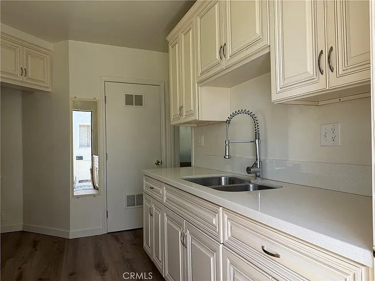 1340 N Buena Vista St #A — Photo 35