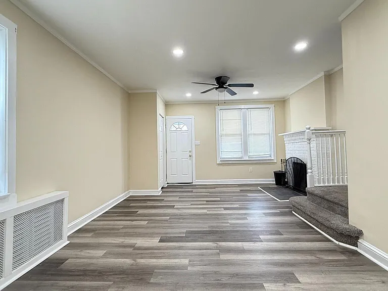 2030 Liberty St — Photo 8