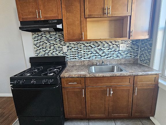 3rd image of 222 3rd St #7