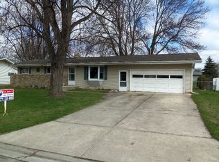 2933 Cadillac Dr, Bay City, MI