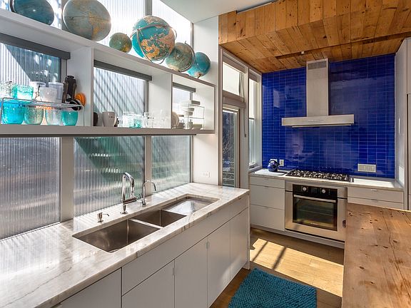 3rd image of 682 President St #4