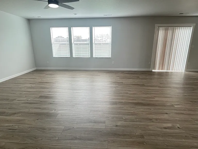 6285 W Karpathos St — Photo 47